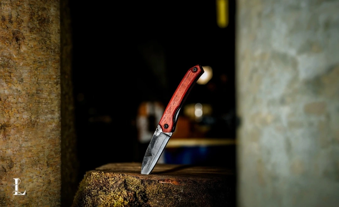 couteau pliant avec manche en bois de padouk